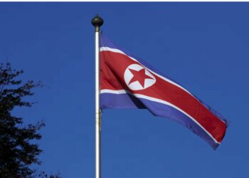 بيونجيانج تشعل الأجواء قبل قمة أبيك: صواريخ باليستية تتحدى واشنطن وسول 2025