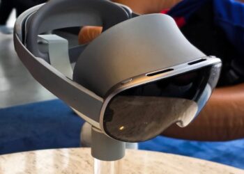 جالاكسي إكس.آر”.. سامسونج تدخل عالم الواقع المعزّز وتعلن الحرب التقنية على أبل وميتا 2025