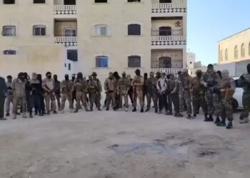 سوريا تبدأ تفكيك المقاتلين الأجانب.. اشتباكات مع جهاديين فرنسيين وأوزبك "فيديو" 2025