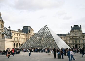 مجوهرات متحف اللوفر المسروقة: أين ذهبت وأين هى الأن ؟ 2025