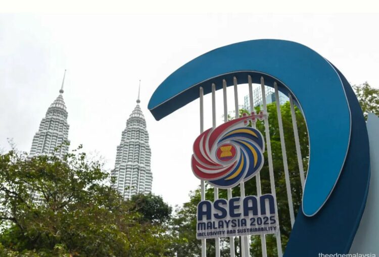 الولايات المتحدة والصين تستأنفان محادثات تجارية رفيعة المستوى في ماليزيا نهاية الأسبوع تمهيدًا للقاء بين ترامب وشي 1 الولايات المتحدة والصين تستأنفان محادثات تجارية رفيعة المستوى في ماليزيا نهاية الأسبوع تمهيدًا للقاء بين ترامب وشي 2025