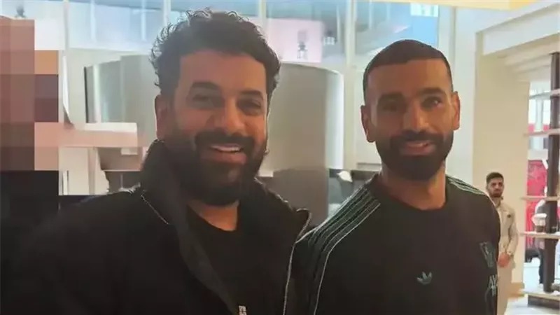 بعد حذف صورته بقميص ليفربول … صلاح يظهر مع نادي سعودي وسط تكهنات مستقبله "صورة" 2 بعد حذف صورته بقميص ليفربول … صلاح يظهر مع نادي سعودي وسط تكهنات مستقبله "صورة" 2025