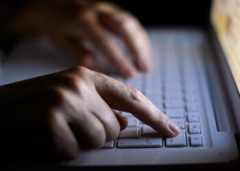 6 أشهر.. 2 مليون عملية احتيال.. و629 مليون جنيه خسائر بريطانيا الرقمية 2025