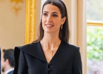 مكياج الأميرة رجوة الهادئ رسالة دبلوماسية.. كيف خطفت الأنظار في جولتها الأوروبية؟ "صور" 2025