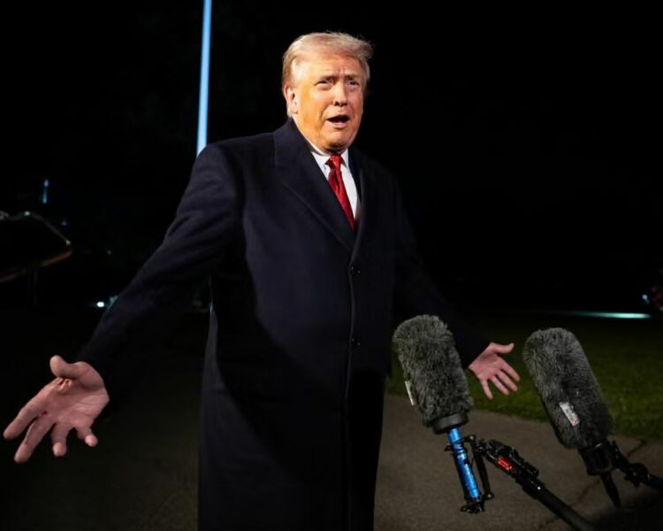 توتر تجاري جديد: ترامب يهدد بزيادة الرسوم الجمركية على كندا 10% إضافية 2026