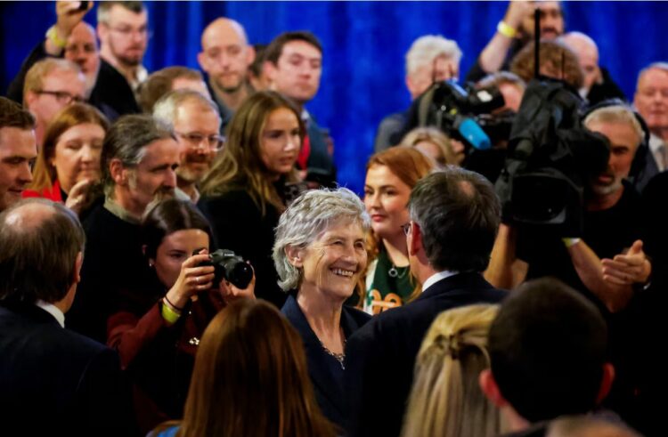 اليسارية المستقلة كاثرين كونولي تفوز برئاسة أيرلندا بأغلبية ساحقة 1 اليسارية المستقلة كاثرين كونولي تفوز برئاسة أيرلندا بأغلبية ساحقة 2025