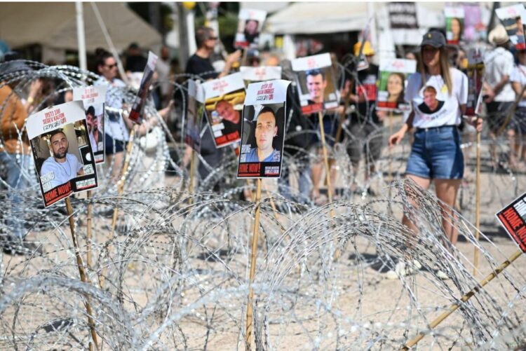 رفح: الصليب الأحمر وفرق مصرية تتعاون مع حماس للبحث عن جثث الرهائن الإسرائيليين 1 رفح: الصليب الأحمر وفرق مصرية تتعاون مع حماس للبحث عن جثث الرهائن الإسرائيليين 2025