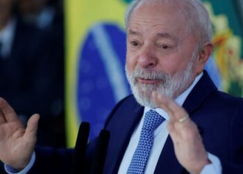 اختراق تجاري.. "لولا دا سيلفا" و"ترامب" يعلنان التوصل لاتفاق حول بدء محادثات الرسوم الجمركية 2025