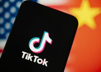 صفقة تجارية كبرى بين الولايات المتحدة والصين لبيع تيك توك الأمريكية بقيمة 14 مليار دولار 2025