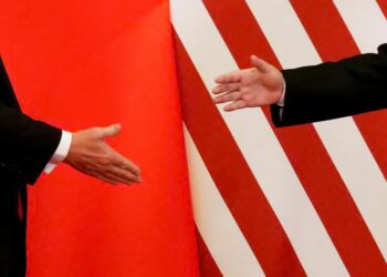 صفقة تجارية ضخمة بين واشنطن وبكين قبل لقاء القمة بين ترامب وشي جين بينغ 2025