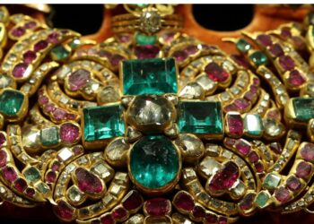 إيطاليا :متحف نابولي يحمي كنوزه من السرقة بتقنية “الخرائط الجنائية” للأحجار الكريمة 2025