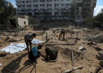 غزة تحت القصف : انهيار الهدنة وتجدّد القصف الإسرائيلي على غزة 2025