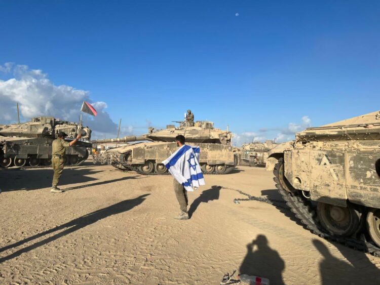 غزة تنزف من جديد: 91 قتيلًا في غارات إسرائيلية على غزة بعد أوامر نتنياهو بالتصعيد… وترامب: “الهدنة ما زالت صامدة" 1 غزة تنزف من جديد: 91 قتيلًا في غارات إسرائيلية على غزة بعد أوامر نتنياهو بالتصعيد… وترامب: “الهدنة ما زالت صامدة" 2025