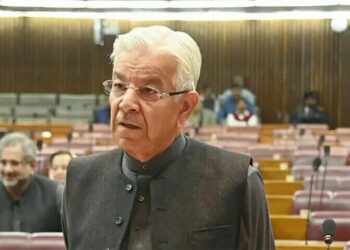 "خيانة واستهزاء": القشة الأخيرة بين إسلام آباد وكابول… ووزير باكستاني يتوعّد بـ بإسقاط طالبان أفغانستان 2025