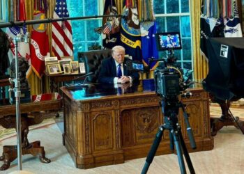 ترامب يدعو إسرائيل لوقف قصف غزة فورًا.. وحماس تعلن جاهزيتها للتفاوض 2025