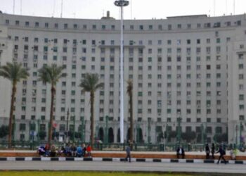 312 مليون دولار قرض محلي.. هل نُقرض المواطن المصري لتحويل مجمع التحرير  إلى فندق ضخم ؟ 2025