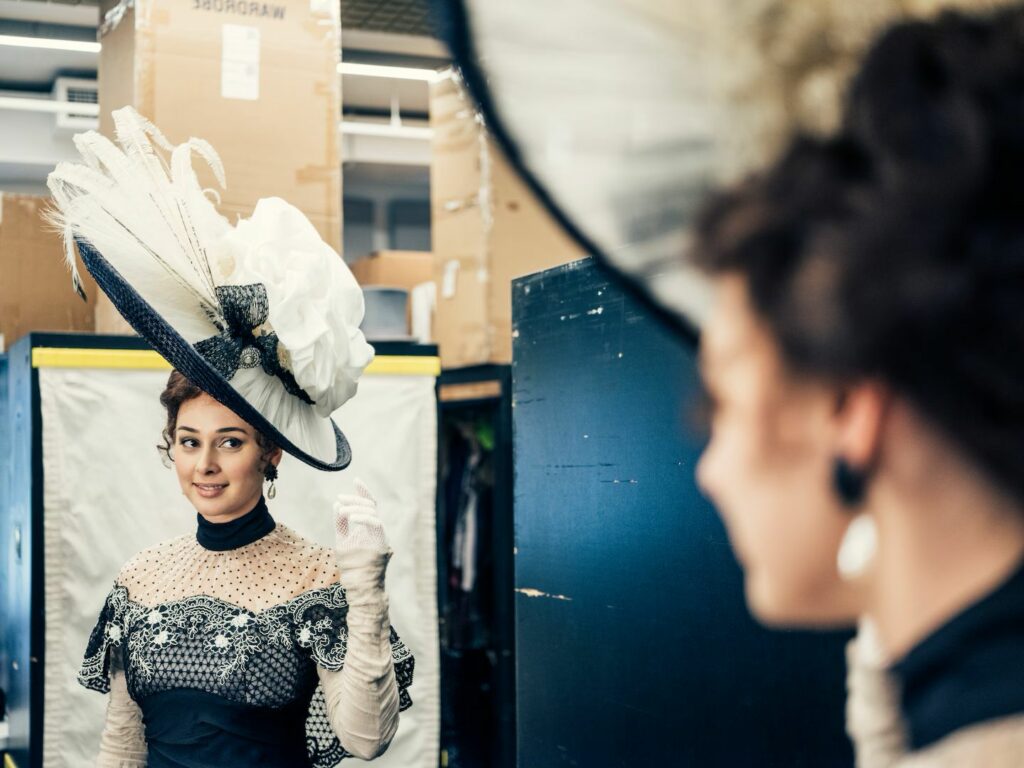 شيرين أحمد طارق.. نجمة المسرح التي أبهرت جمهور افتتاح المتحف المصري الكبير 3 شيرين أحمد طارق.. نجمة المسرح التي أبهرت جمهور افتتاح المتحف المصري الكبير 2025