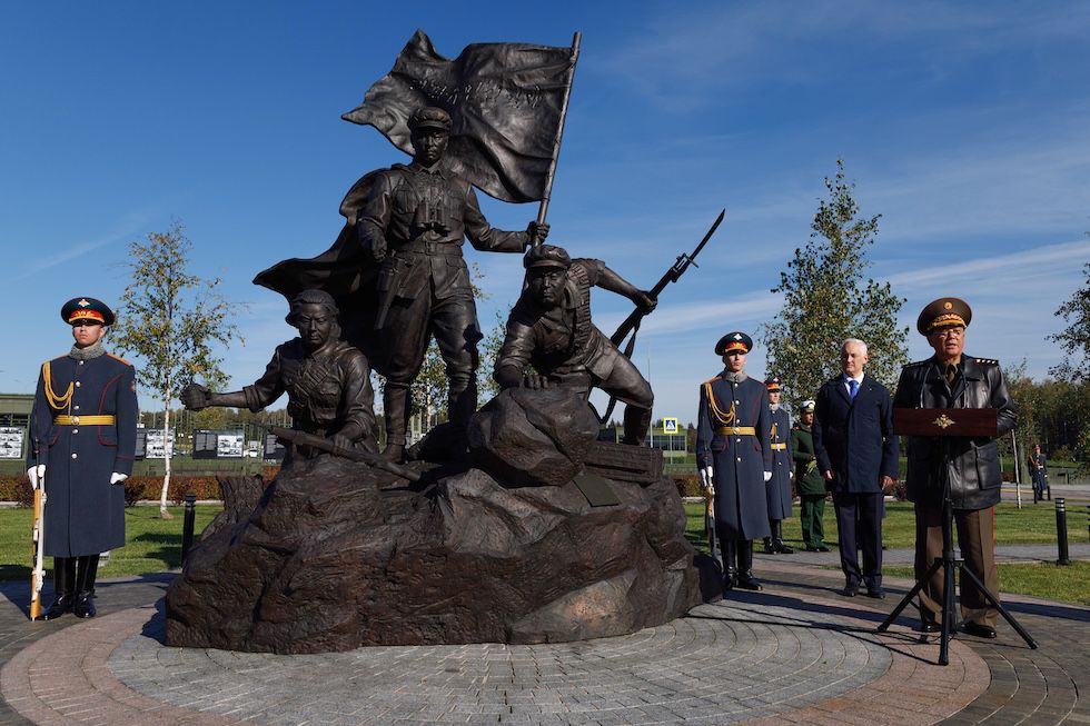 أوكرانيا تتهم موسكو: روسيا تستقطب مقاتلين أفارقة إلى أوكرانيا ووعود وهمية لإرسالهم إلى “الخطوط الأمامية ” 2026