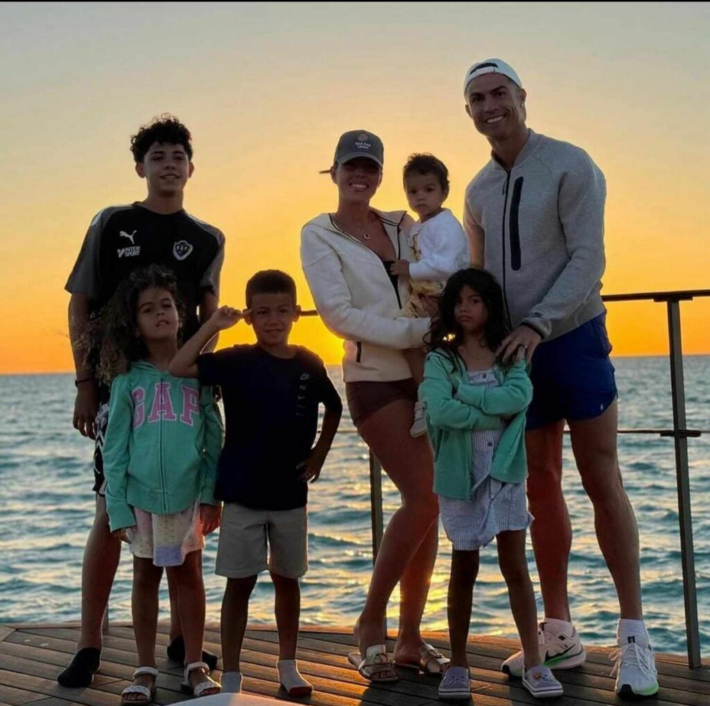 كريستيانو رونالدو وجورجينا رودريغيز: 2026 عام الزفاف وكأس العالم الأخير 2026