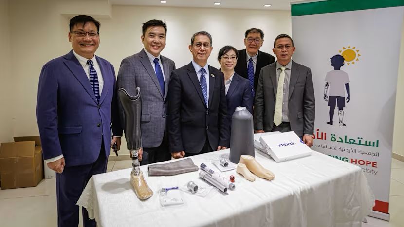 سنغافورة تتبرع بـ100 طرف صناعي لمرضى البتر لدعم الفلسطينيين في غزة 3 سنغافورة تتبرع بـ100 طرف صناعي لمرضى البتر لدعم الفلسطينيين في غزة 2025