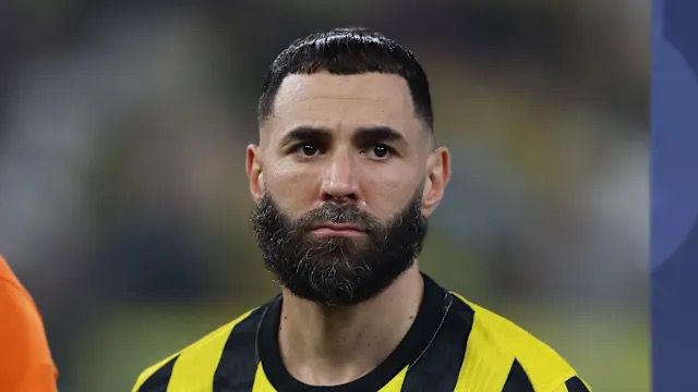 بنزيما يهاجم ناشطاً يمينياً متطرفاً فى فرنسا بعد إساءئته لشريكته: “أنت مجرد كومبارس في عالمنا” 2026