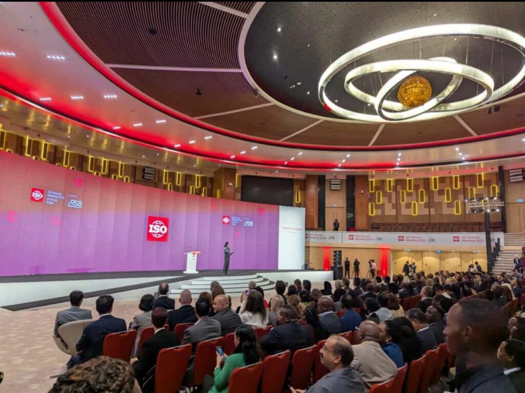 صورة فوتوغرافية واحدة تُشعل البرلمان الإيراني : تحقيق برلمانى بعد التقاط عشوائي من عدسة لإجتماعات بين مسؤولين فى طهران مع إسرائيليين 2026