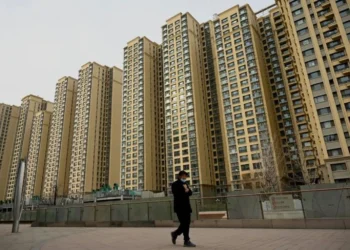 من «الحلم السكني» إلى «الكابوس المالي»: مطورو الصين يغرقون في الديون والمشترون عالقون في شقق غير مكتملة 2025