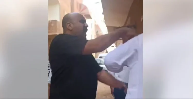 زلزال غضب يجتاح الشارع …محكمة مصرية تبرئ المتهمين في واقعة "صفع مسن السويس" 2026