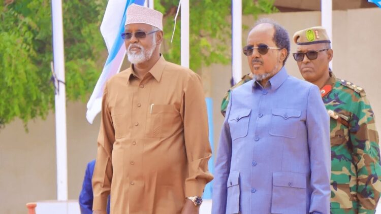 "اعتراف بالفشل": لماذا لجأت مقديشو إلى الوساطة الإماراتية والكينية لإدارة أزمتها الداخلية؟ 1 "اعتراف بالفشل": لماذا لجأت مقديشو إلى الوساطة الإماراتية والكينية لإدارة أزمتها الداخلية؟ 2025