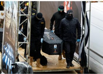 كتائب القسام تعلن تسليم رفات ثلاثة رهائن إسرائيليين عُثر عليهم داخل نفق جنوب غزة 2025