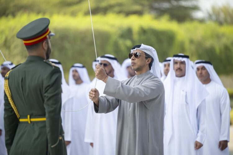 الشيخ منصور بن زايد يرفع علم الإمارات في «صرح المؤسس» احتفالًا بيوم العلم 1 الشيخ منصور بن زايد يرفع علم الإمارات في «صرح المؤسس» احتفالًا بيوم العلم 2025