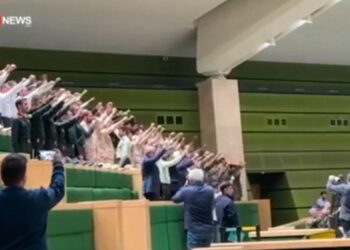 إيران تُحيي ذكرى اقتحام السفارة الأميركية : برلمانيون إيرانيون يهتفون “الموت لأمريكا ولإسرائيل” و توتر غير مسبوق مع واشنطن وتل أبيب 2025