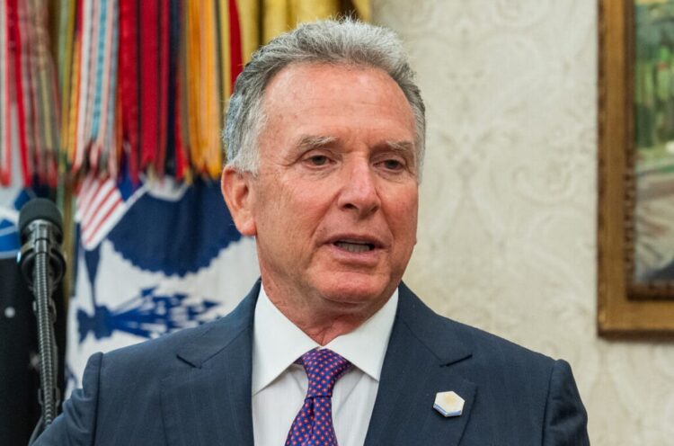 الأمن مقابل التنمية: المبعوث الأمريكي يكشف استعداد حماس لتسليم سلاحها 2026