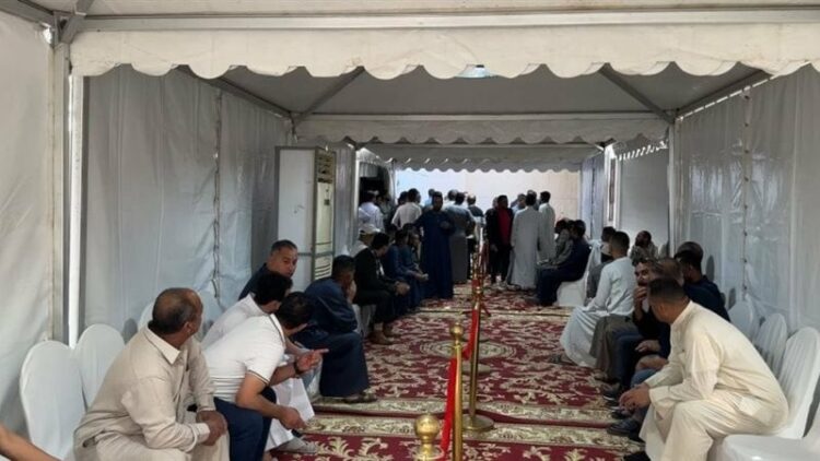 توافد المصريين بالخارج على سفاراتهم للتصويت بانتخابات مجلس النواب 2025 2025