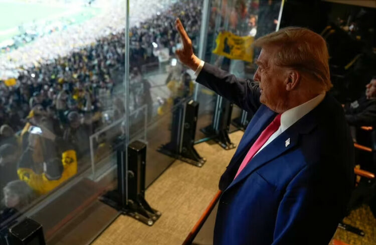 ترامب يطلب أن يحمل اسمه ملعب "واشنطن كومانديرز" الجديد على خطى "علامته التجارية 2025