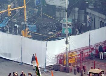 باكستان والهند تتعرضان لهجمات انتحارية متزامنة: عشرات القتلى والجرحى 2025