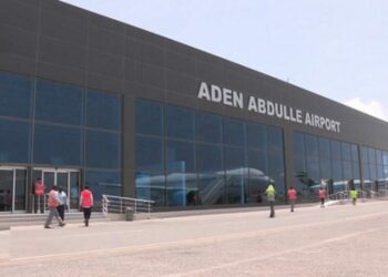 بسبب التمييز والتحرش: إضراب عمالي واسع في مطار عدن عدي بالصومال احتجاجًا على شركة فافوري التركية "فيديو" 2025