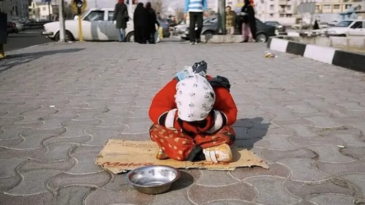 تقرير 40% مهددون بالفقر المدقع: "قنبلة الجوع" تتأهب للانفجار في إيران 2025