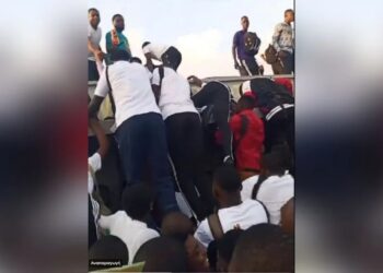 مأساة في غانا: 6 قتلى و22 جريحا في تدافع بملعب أكرا خلال عملية تجنيد للجيش 2025