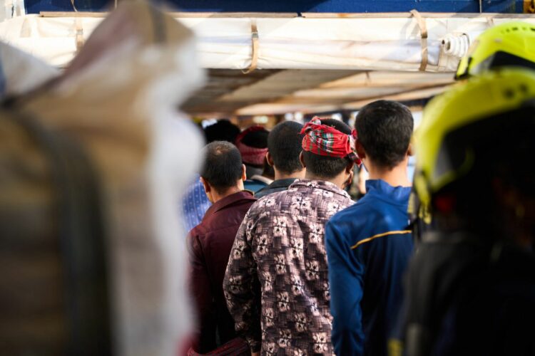 بريطانيا تشدد إجراءات الهجرة و اللجوء وتستعد لترحيل المهاجرين غير الشرعيين 1 بريطانيا تشدد إجراءات الهجرة و اللجوء وتستعد لترحيل المهاجرين غير الشرعيين 2025