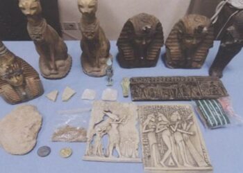 كيف خدعت عصابة إلكترونية المصريين واستولت على مليون دولار بآثار مزيفة؟ 2025