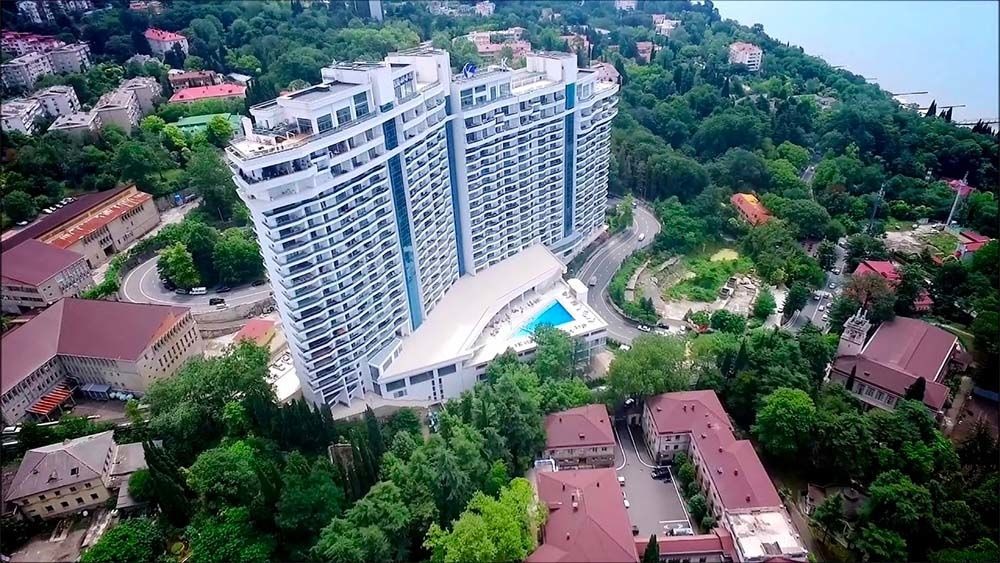 ماذا وراء أبواب الكرملين؟ "برويكت" تفجر فضيحة علاقة غرامية بين بوتين وملكة جمال روسية شابة "صور" 2025