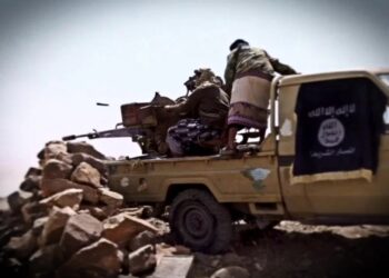 على خطى "الجولاني في سوريا": انشقاق قادة القاعدة في اليمن يفتح الباب أمام تأسيس "تنظيم مستقل" 2025