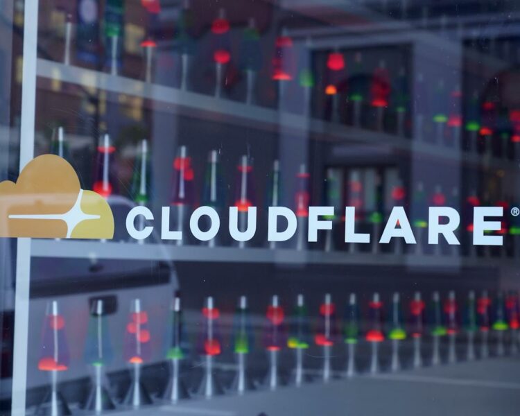 شركة Cloudflare تكشف سبب الانقطاع العالمي 2026