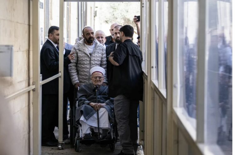 إسرائيل تحاكم إمام المسجد الأقصى الشيخ إكرمة صبري بتهمة “التحريض” 2026