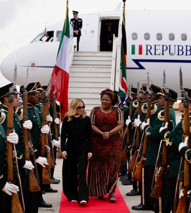 ميلوني تصل جوهانسبرغ: قمة الـ G20 تنطلق غدا وسط غياب أمريكي وخلاف على "البيان الختامي" 2026