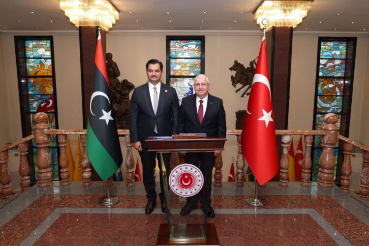 ليبيا : صدام حفتر يلتقي وزير الدفاع التركي في أنقرة لتعزيز التعاون العسكري 2025