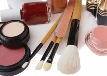 "مستحضرات تجميل خلف الجبانات".. 5 تساؤلات ساخنة من "خضراوي" للحكومة المصرية عقب ضبطية بورسعيد 2025