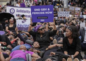 صوت النساء يهزّ جنوب إفريقيا: الحكومة تصنّف العنف الجنسي كارثة وطنية قبل قمة العشرين 2025