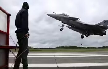 حملة تضليل صينية: فرنسا ترد على مزاعم باكستانية حول "رافال" الهندية 2025